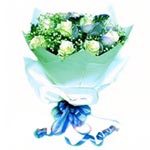 Heavenly 12 White Roses Bouquet