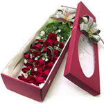 Heavenly Arrangement of 20 Red Roses in a Box
