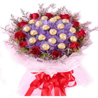 Stunning Holiday Delight Gift Bouquet<br/><br/>