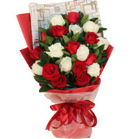 Aromatic Red N White Divine Bouquet<br/><br/>
