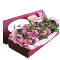 Color-Coordinated Purple Rose Gift Box