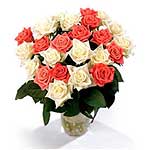 12 Assorted Roses Bouquet....