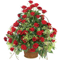 This is a really impressive gift!<br>50 roses in a basket form a really elegant ...
