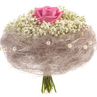 Flowers that do not allow to forget!<br>It's a bouquet made of one elegant rose,...