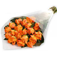 Orange Roses are perfect to surprise those people who are sensitive, tender and ...