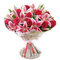 Beautiful Bouquets of Roses and Lilies