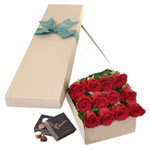 LONG STEMMED ROSES GIFT BOX RED 12