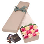 LONG STEMMED ROSES GIFT BOX PINK & WHITE 12