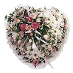 This wonderful small heart baby tribute includes charming roses, chrysanthemums,...