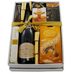 Artistic Well Seasoned Gift Box with Champagne