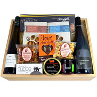 Incredibly Smart Festive Favorites Gourmet Gift Box<br>