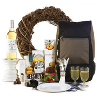 Pungent Wine n Decadence Delight Gift Hamper<br>