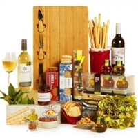 Voluptuous Festive Joy Wine n Delicacy Hamper<br>