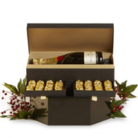 Wonderful Gift Box of Wine n Ferraro Rocher Chocolates<br>