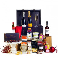 Exotic Absolute Delight Wine n Assortments Hamper<br>