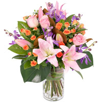 Gorgeous Mixed Romantic Floral Presentation in Vase