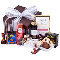 Let your loved ones think only about you by sending them this Alluring Encore Ch...