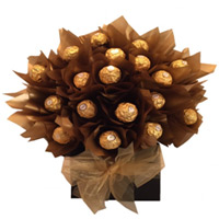 The Ferrero Rocher Bouquet comes elegantly decorat...