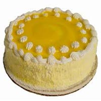 Appealing Lemon Flavored Cream Cake