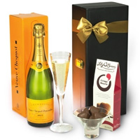 Awe-Inspiring Treat Yourself Gift Hamper<br>