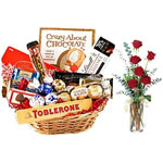 Artistic Romantic Gift Hamper with Bunch of Red Roses