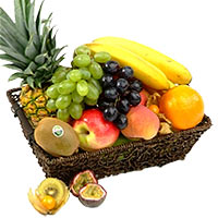Beautiful fruit basket with 9 of fruits