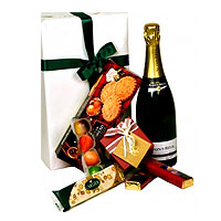 Cute Champagne Package with Goodies Hamper