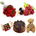 Appealing Cake along with Combo Gift