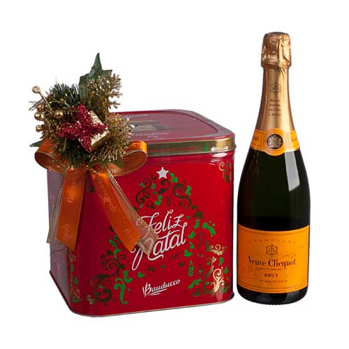 Champagne is an iconic gift. This duo of Veuve Clicquot champagne (750ml) and sp...