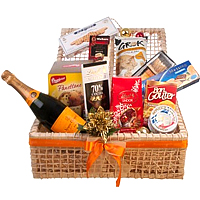 Delicate Spread The Cheers Holiday Gift Basket.