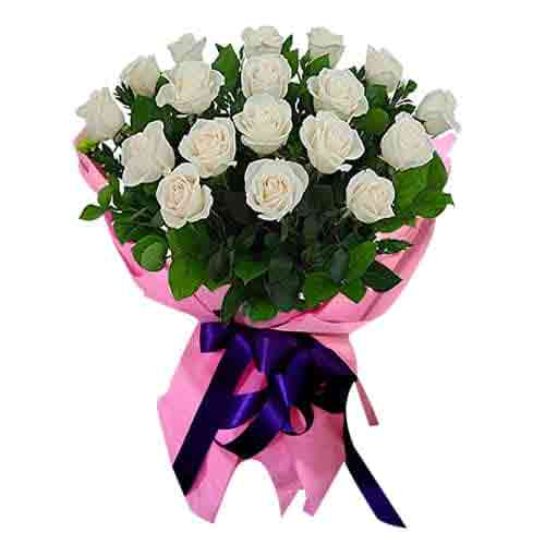 18 White Roses Bouquet