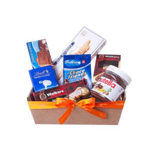 Surprise your special someone with this mouthwatering Valentines Day gift basket...
