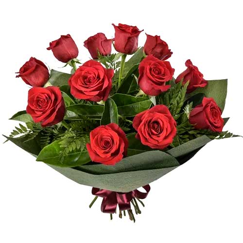 Present this bouquet of 12 red roses and express y......  to Paracatu