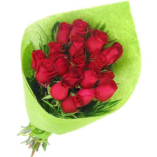 Give this bouquet of 18 red roses a gift and expre......  to Holambra