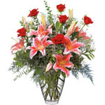 Greet your dear ones with this Lavish Mix Flower W...