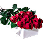 Twelve sumptuous boxed roses. Available in red, pi...