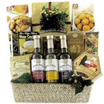 Order this online Gift of Attractive Gift Hamper o...
