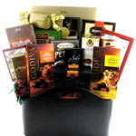 Mesmerize your dear ones with this Aromatic Gift B...