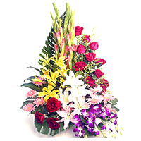 Gift your beloved this Extravagant Selection of Various Flowers and create beaut...
