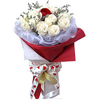 12 white roses and 1 red roses in the middle, rich limonium,white gauze inside, ...
