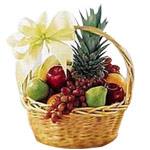 Present this Deluxe Basket of Fruit to the people ...