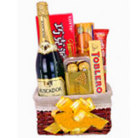 Wonderful Champagne N Gourmet Delights Gift Basket