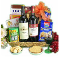 Well-Balanced All Time Classic Wine And Gourmet Gift Set
