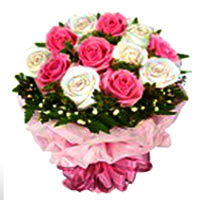 Divine Delivery with Pink N White Roses<br/><br/>