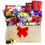 Gift your loved ones this Deluxe Holiday Basket fo...