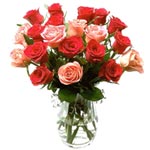 Elegant Arrangement of Mixed Roses in a Glass Vase