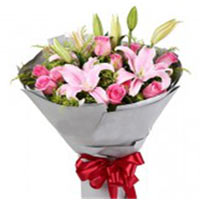 A classic gift, this Breathtaking Arrangement of P......  to Baishan