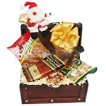 Beautiful Hampers for Christmas in a Trunk