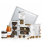 Cocoture gift in silver gift box with marcipahjerter, licorice almonds, nougat truffles and exclusive fruit jam.