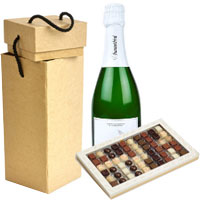 Bewitching Selection of Sparkling Wine n Chocolate Gift Box